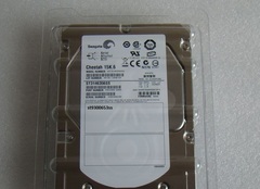 Жесткий диск Seagate 300Gb SAS 15K.3 15K 64Mb SFF HDD [ST9300653SS]